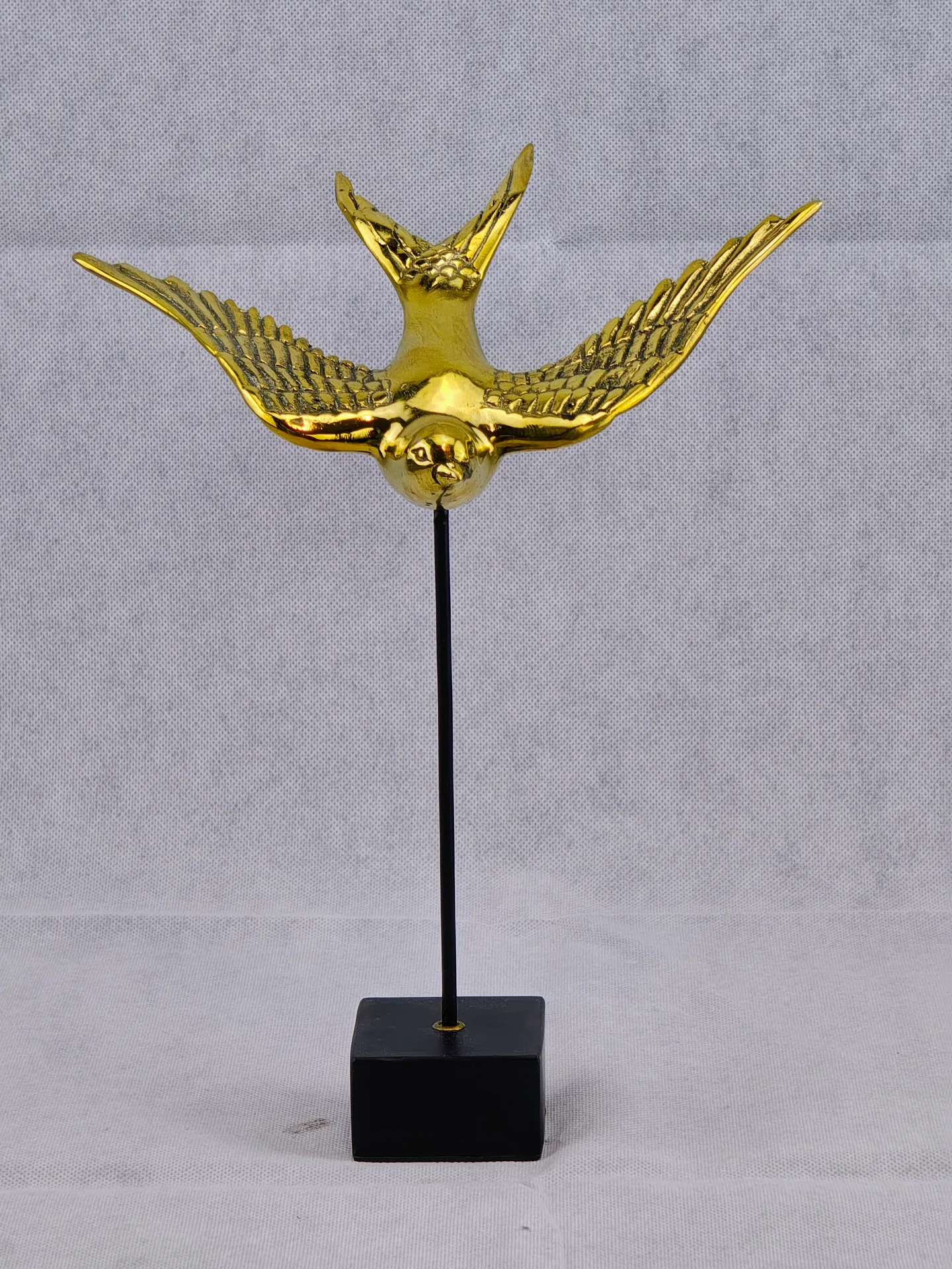 Bronze figurine Swallow 26cm na metal stojane